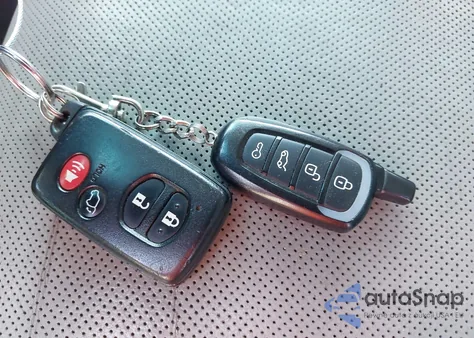 2012 Toyota Highlander Limited V6 z USA, uszkodzony, nr VIN 5TDDK3EH6CS144584